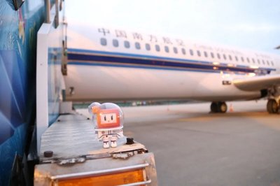 冠珠陶瓷×首架国产自有产权飞机“阿娇”翱翔蓝天展科技创造实力